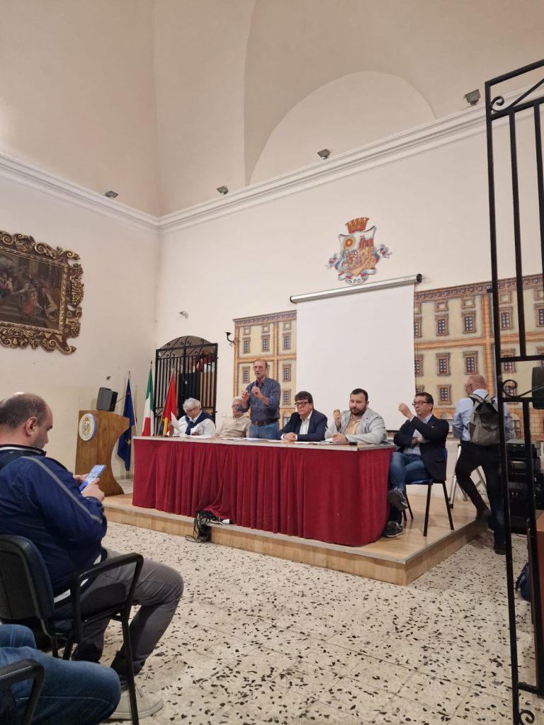 Siccità in Sicilia 2025: governo Schifani inerte e lago Arancio ad 1/4 di acqua 2 riunione