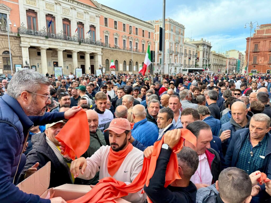 Bari, protesta olivicoltori: non copriamo nemmeno i costi di produzione 7 Proteste degli agricoltori a Bari