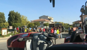 Caro carburante, a San Marco Argentano continua la protesta degli agricoltori 7 protesta-calabria